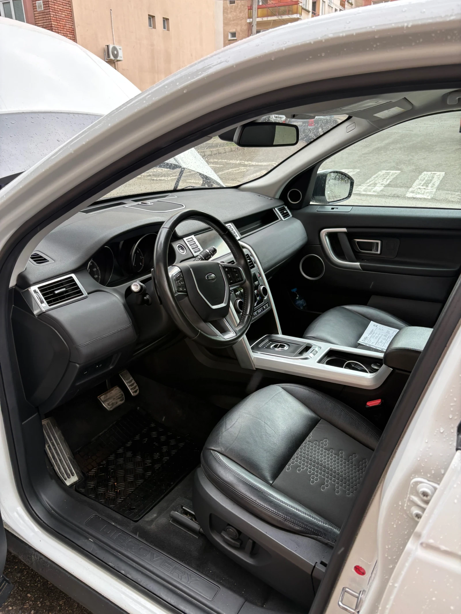 Land Rover Discovery Sport, снимка 11 - Автомобили и джипове - 55948610