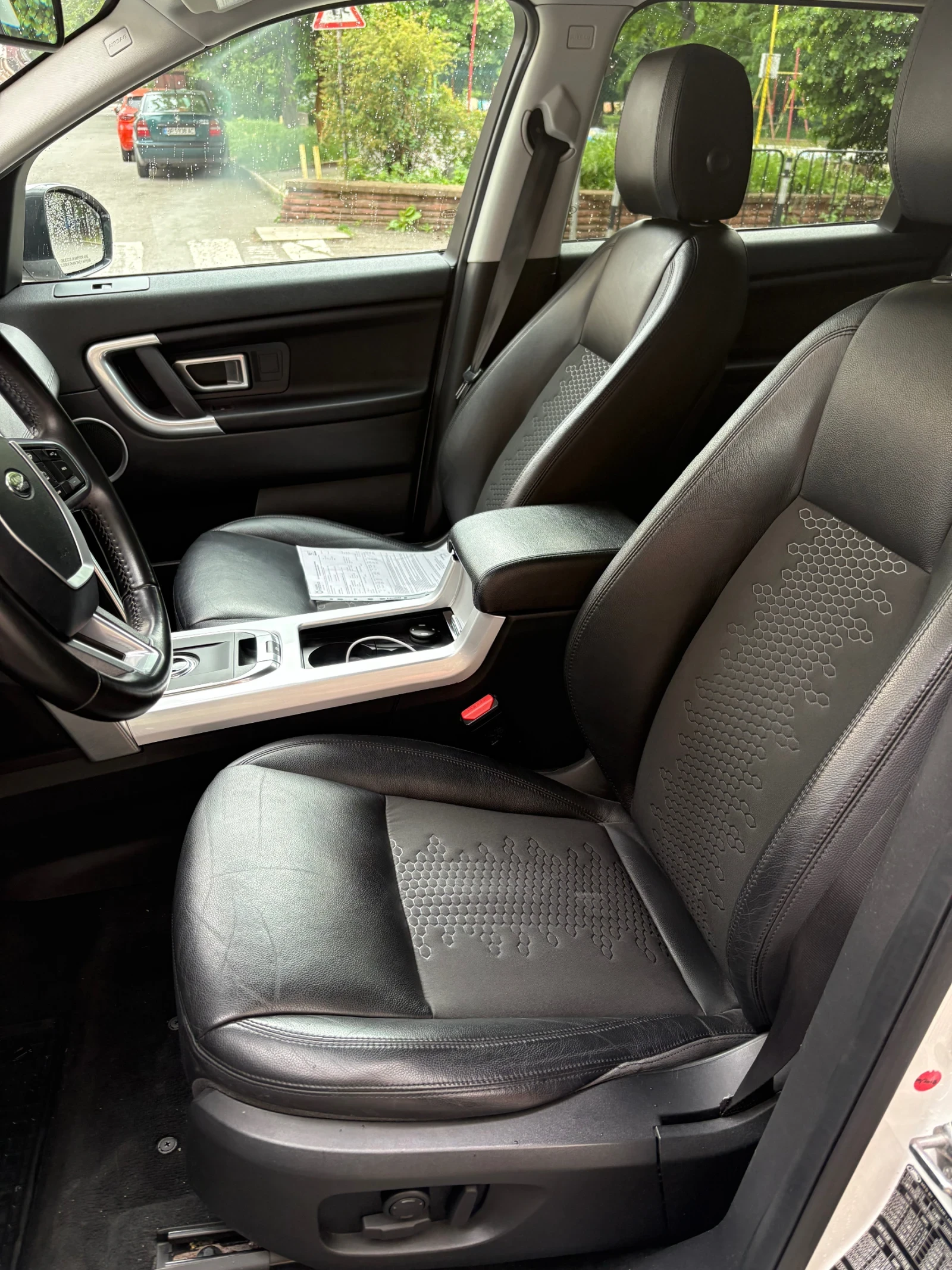 Land Rover Discovery Sport, снимка 10 - Автомобили и джипове - 55948610