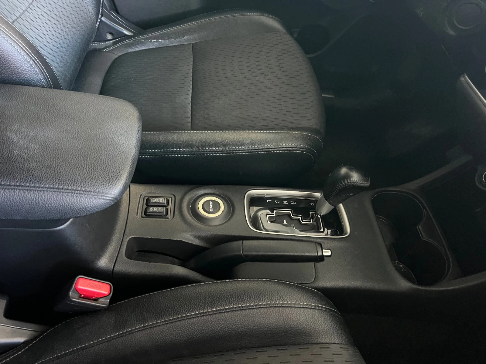 Mitsubishi Outlander �������� ������� | Mobile.bg � ����������� 8