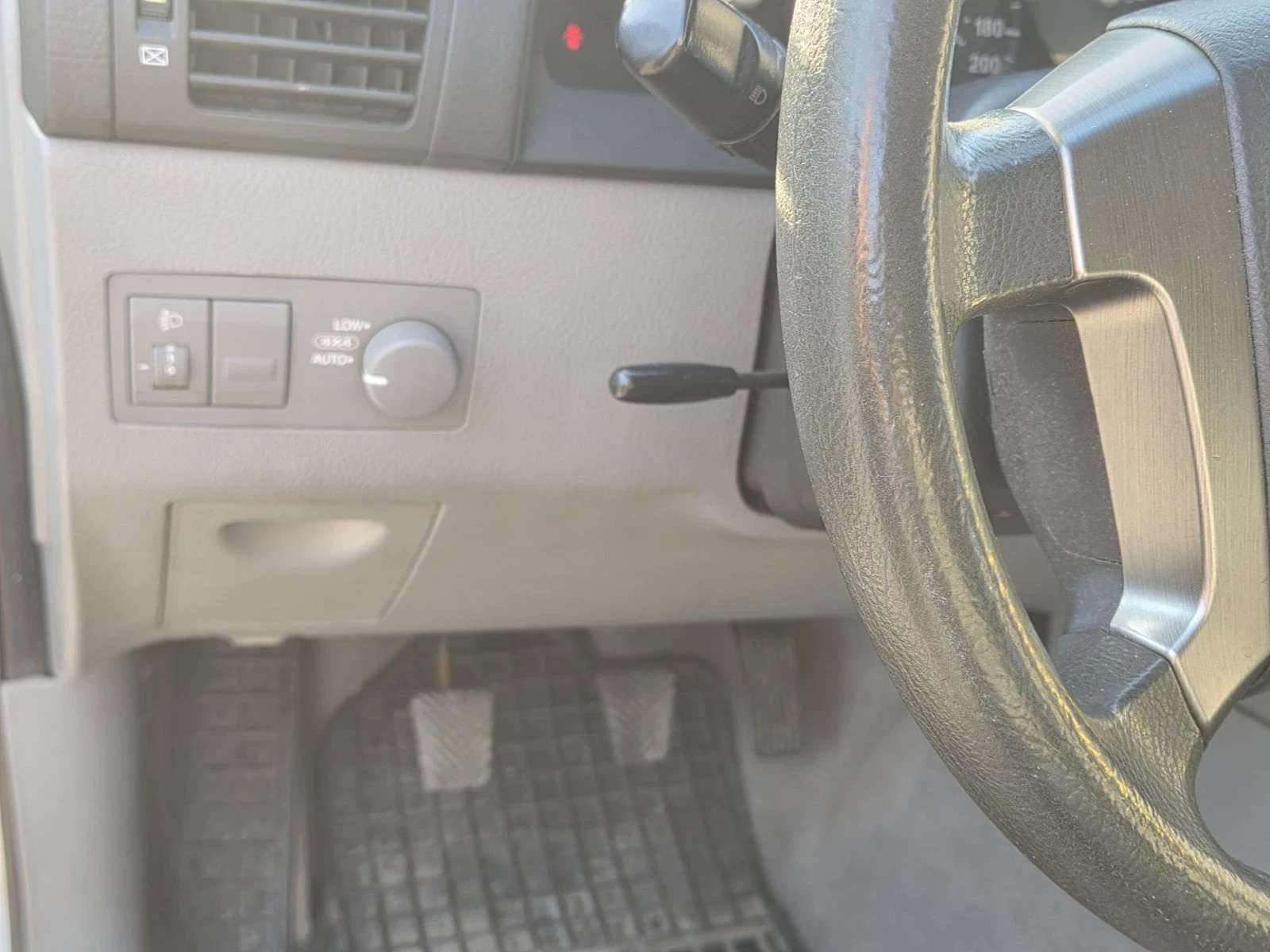 Kia Sorento 2.5 дизел 140к.с, снимка 9 - Автомобили и джипове - 56735233