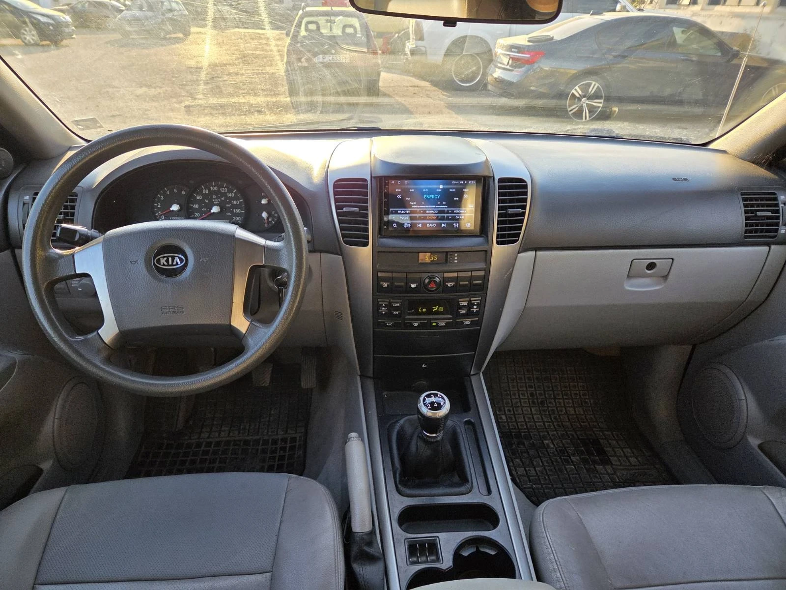 Kia Sorento 2.5 дизел 140к.с, снимка 4 - Автомобили и джипове - 56735233