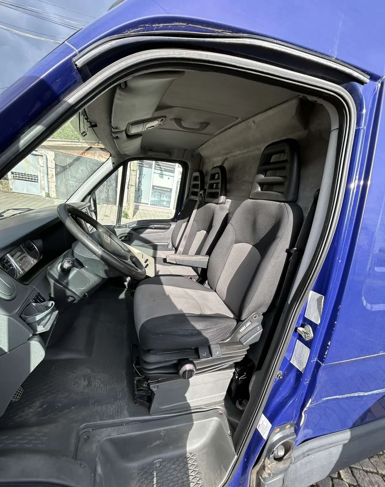 Iveco 35s17 Daily , снимка 8 - Бусове и автобуси - 56304368