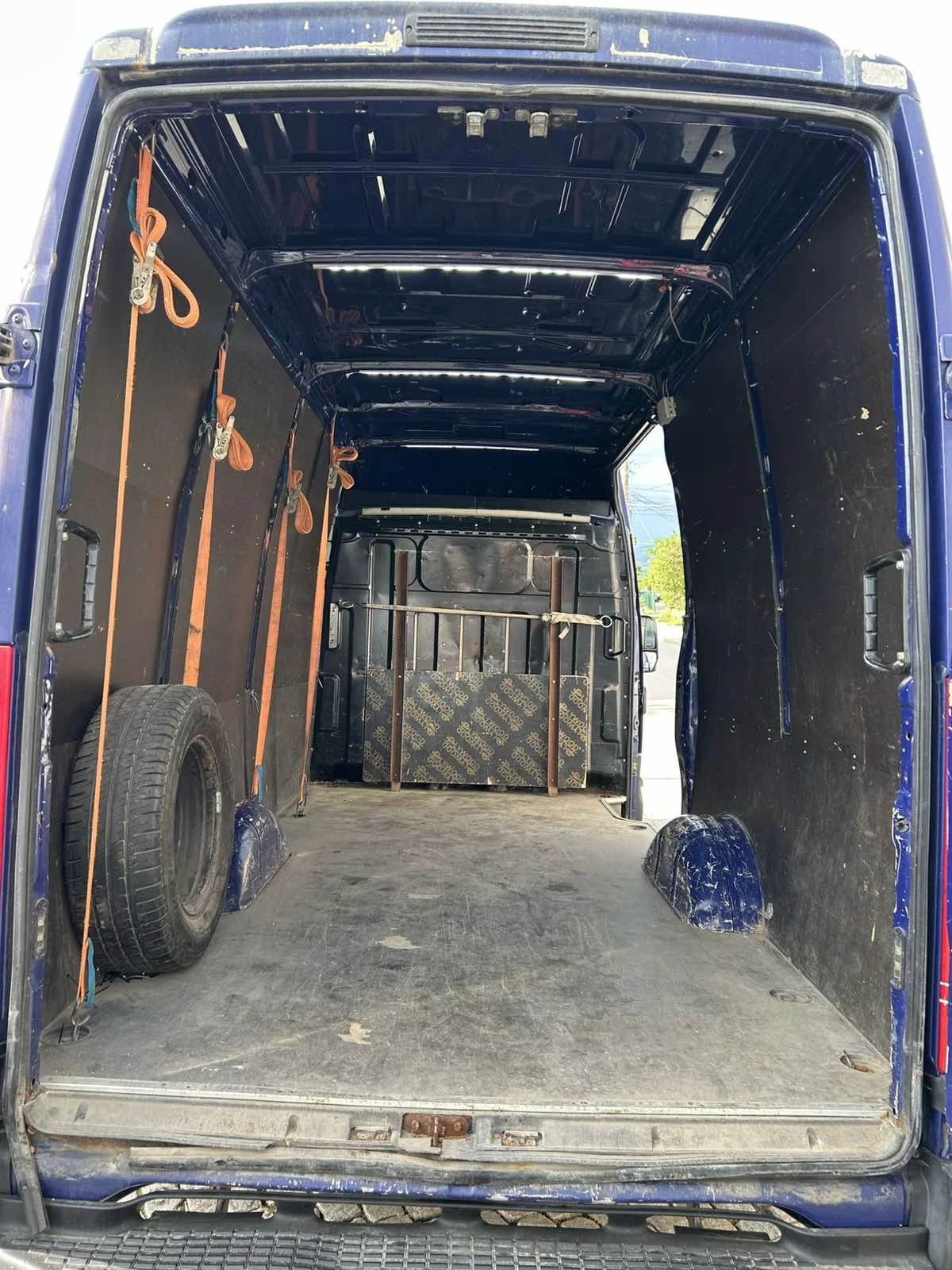 Iveco 35s17 Daily , снимка 6 - Бусове и автобуси - 56304368