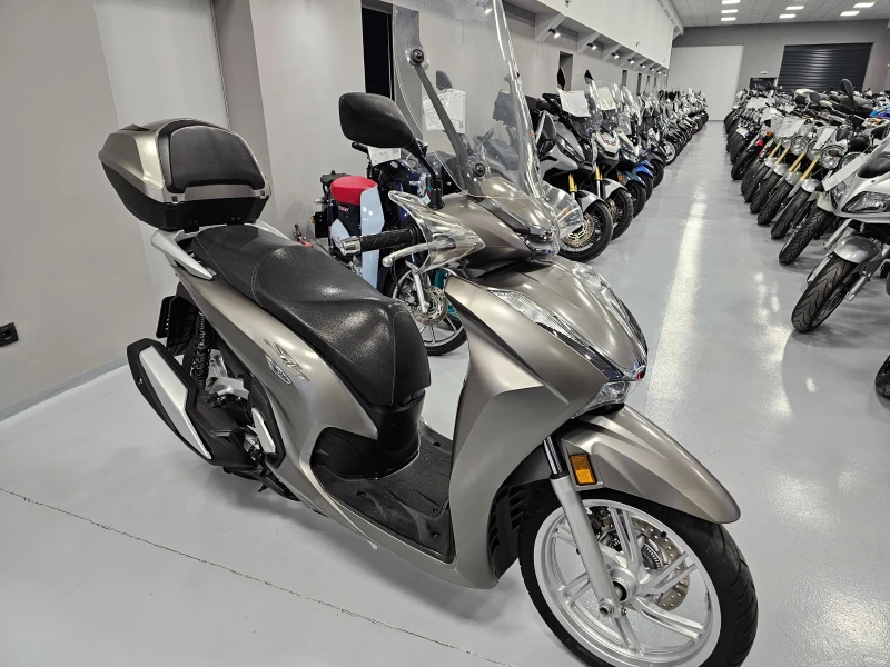 Honda Sh 350ie, ABS-TCS, Led, Sport, Keyless!, снимка 9 - Мотоциклети и мототехника - 48820058