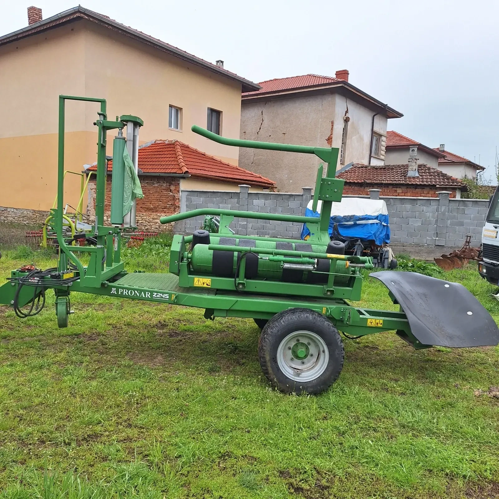 Балировачка John Deere PRONAR Z246