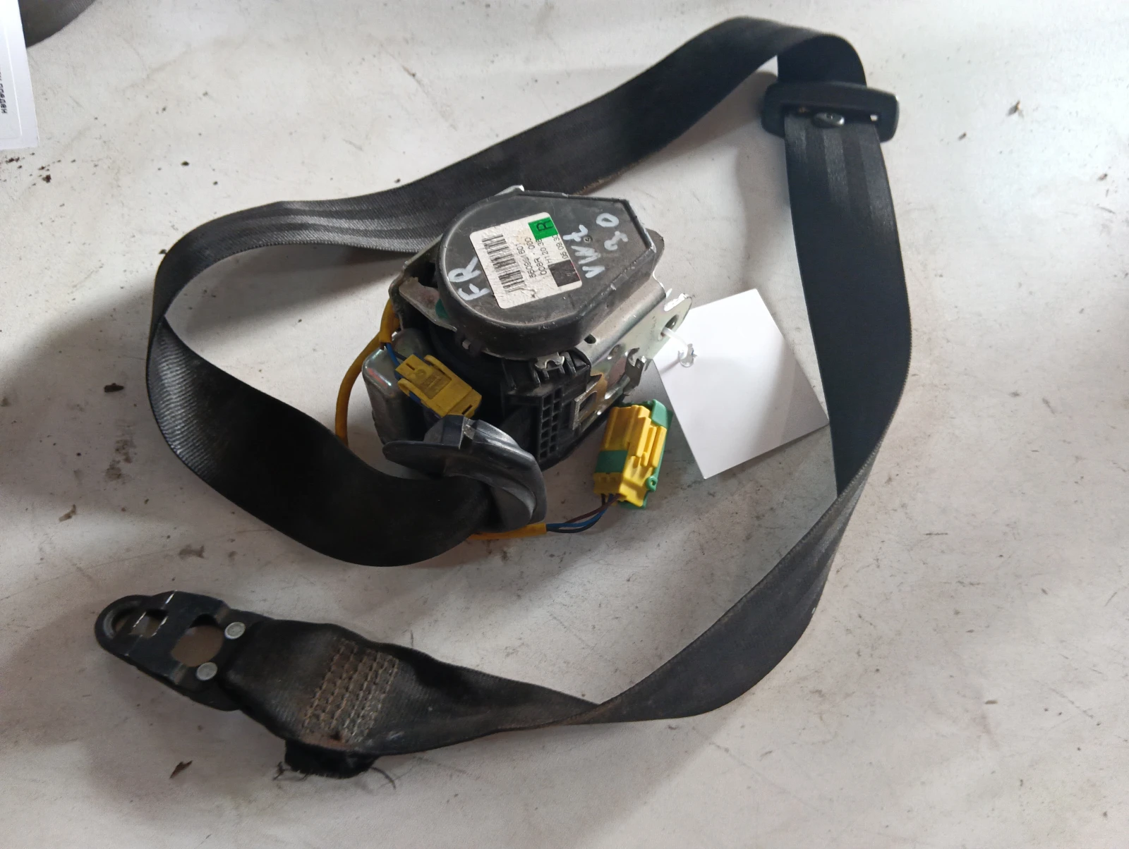 колан предпазен преден десен ЧЕРЕН 7L0857706H VW Touareg