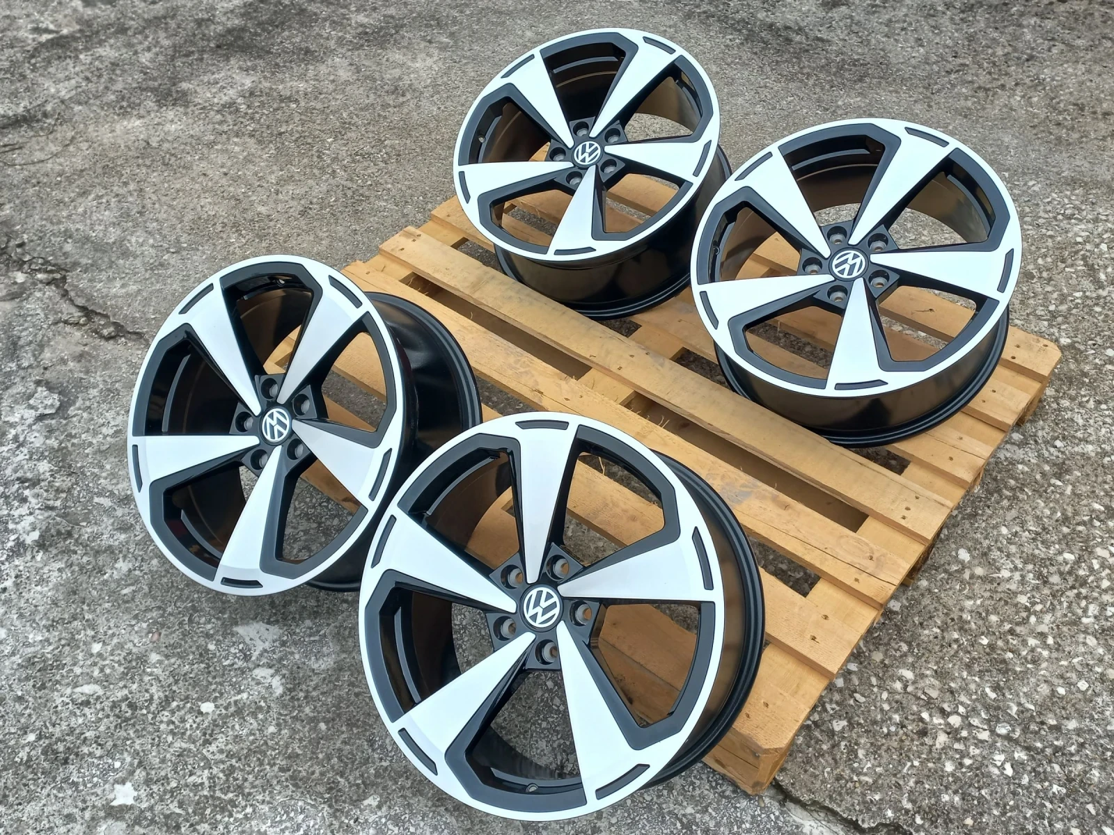 Джанти за VW, снимка 10 - Гуми и джанти - 54086790