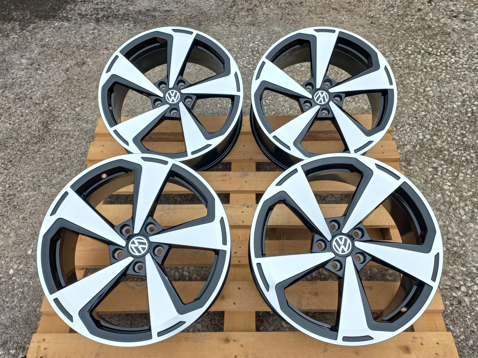 Джанти за VW, снимка 5 - Гуми и джанти - 54086790