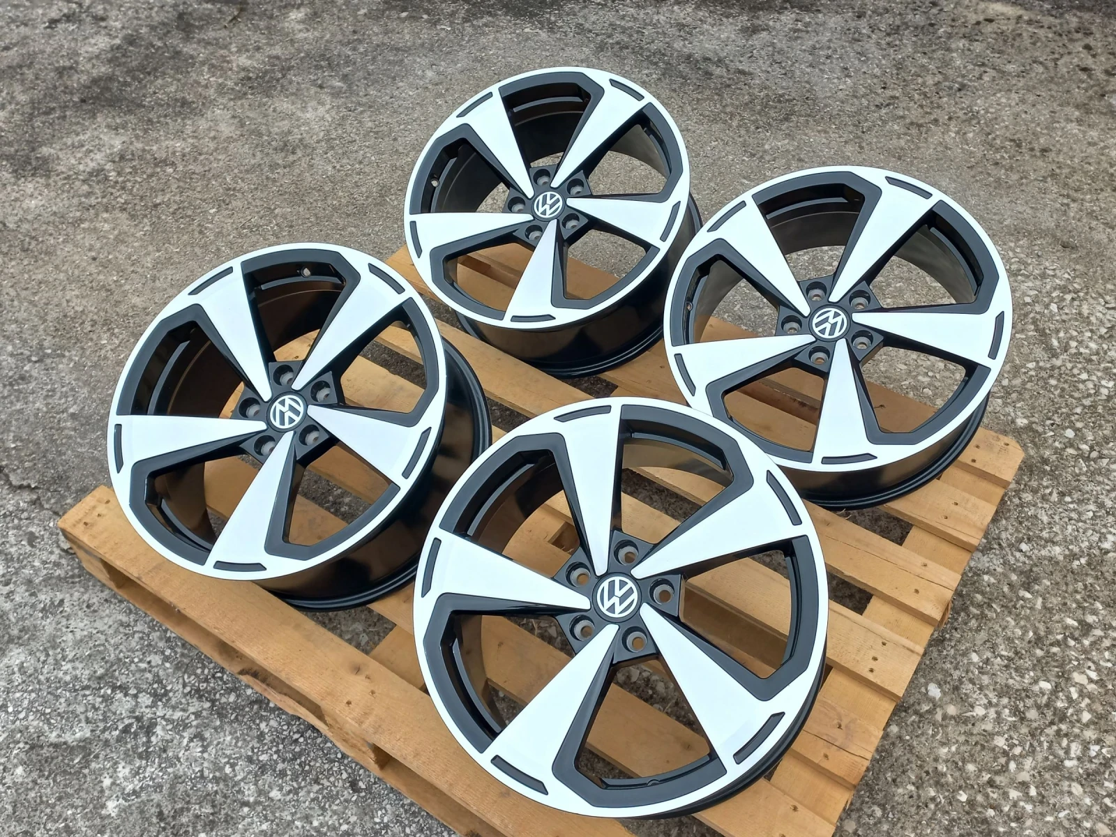 Джанти за VW, снимка 4 - Гуми и джанти - 54086790