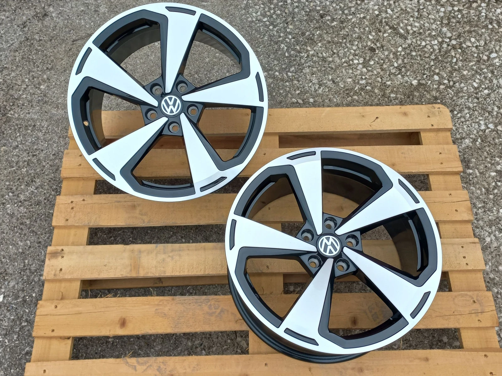 Джанти за VW, снимка 2 - Гуми и джанти - 54086790