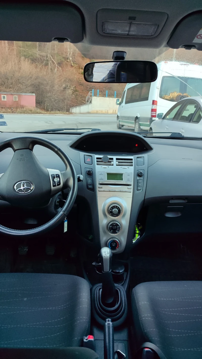 Toyota Yaris, снимка 8 - Автомобили и джипове - 48114059