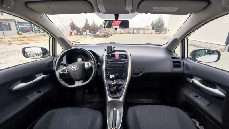 Toyota Auris, снимка 9 - Автомобили и джипове - 48181598