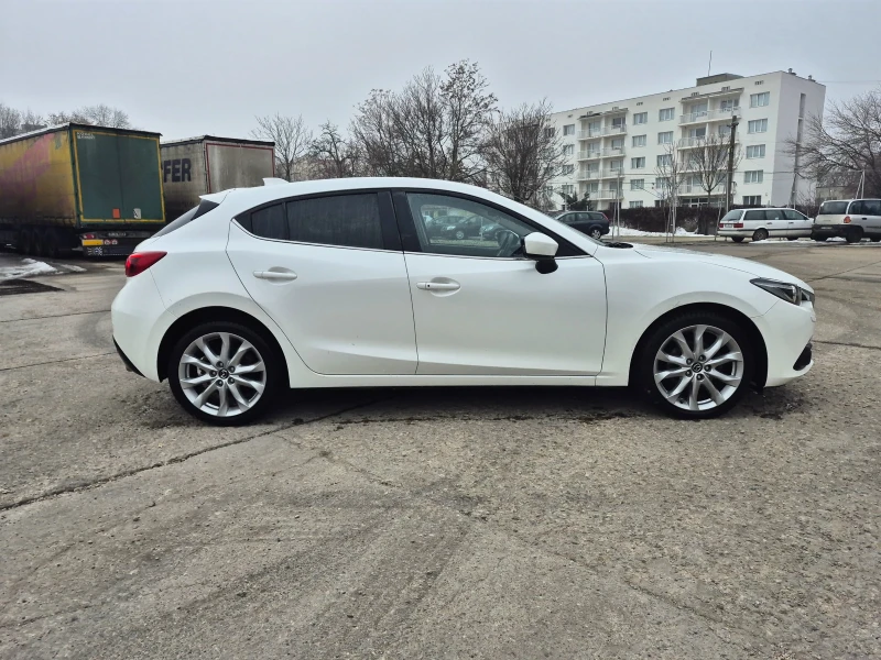 Mazda 3 Навигация, 2015 г, снимка 4 - Автомобили и джипове - 49314044