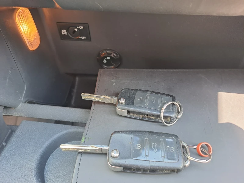 VW Touran 1, 6i, 102кс, 7места, снимка 16 - Автомобили и джипове - 50112223