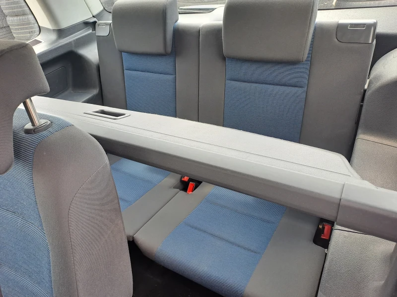 VW Touran 1, 6i, 102кс, 7места, снимка 10 - Автомобили и джипове - 50112223