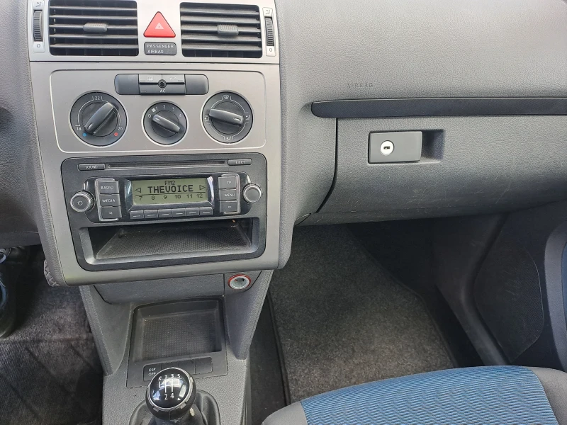 VW Touran 1, 6i, 102кс, 7места, снимка 12 - Автомобили и джипове - 50112223