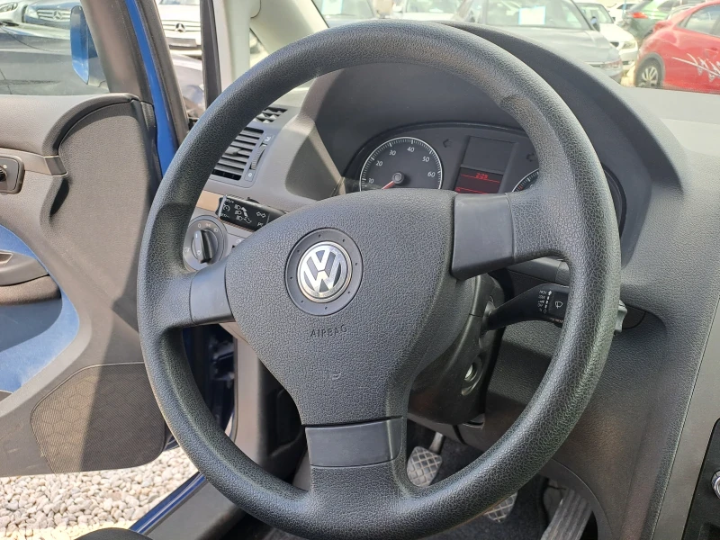 VW Touran 1, 6i, 102кс, 7места, снимка 13 - Автомобили и джипове - 50112223