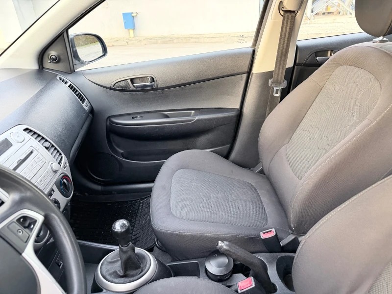 Hyundai I20 Перфектен автомобил Газ-Бензин , снимка 10 - Автомобили и джипове - 52831270