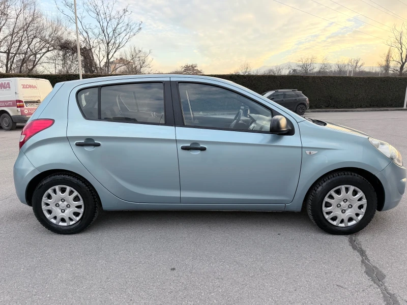 Hyundai I20 Перфектен автомобил Газ-Бензин , снимка 4 - Автомобили и джипове - 52831270