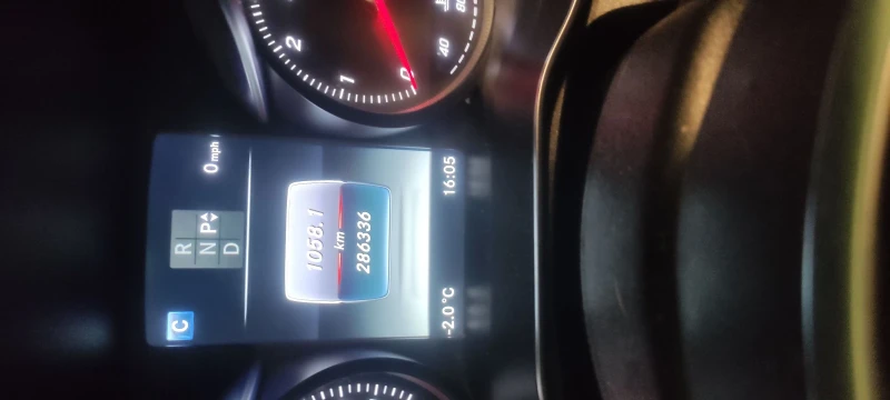 Mercedes-Benz C 220, снимка 8 - Автомобили и джипове - 53064299