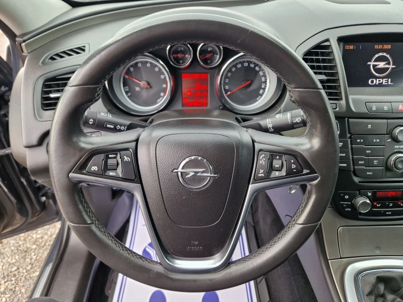 Opel Insignia 1.4Т, снимка 14 - Автомобили и джипове - 53109352