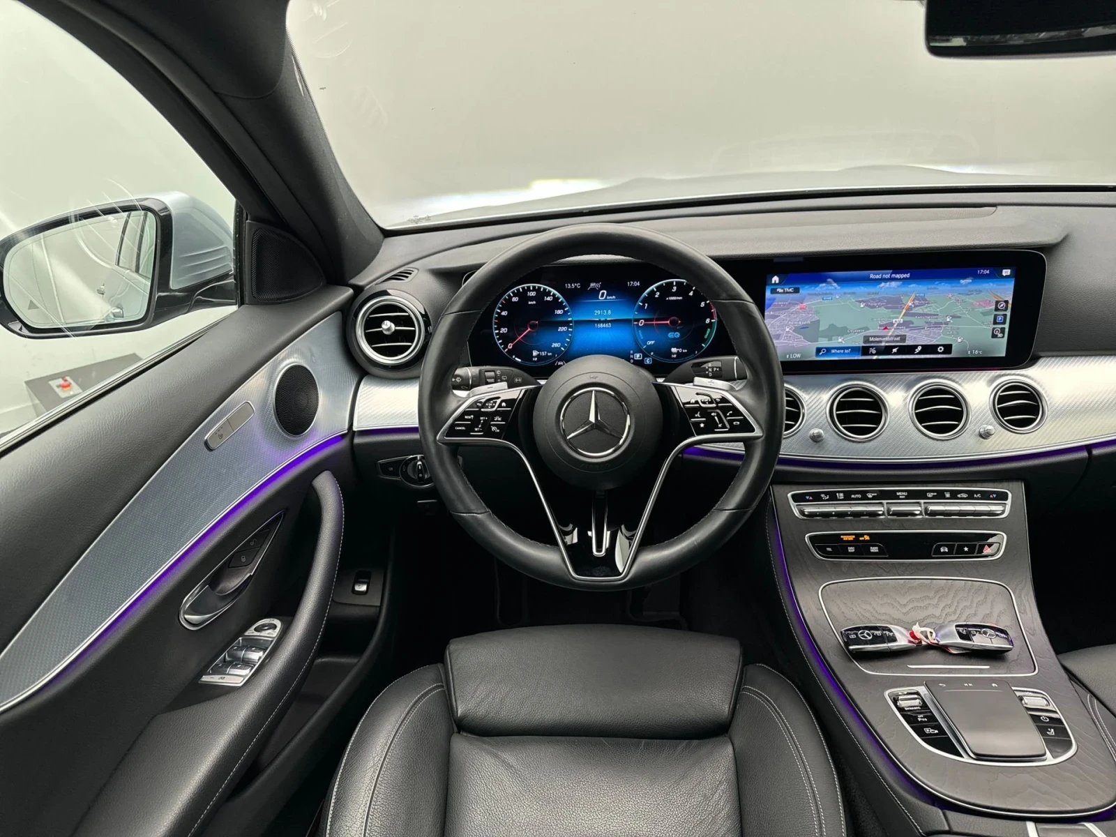 Mercedes-Benz E 300  - изображение 8