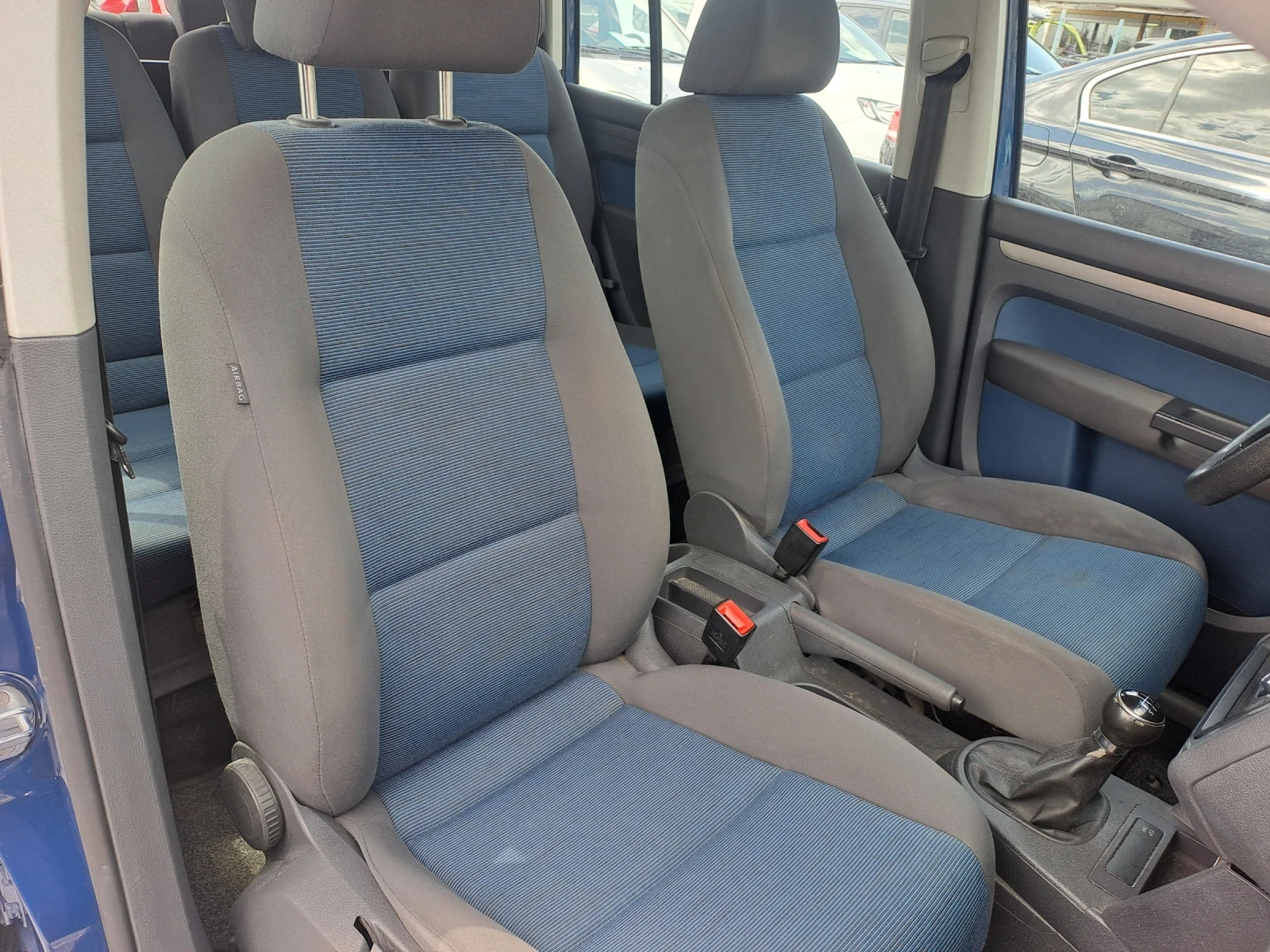 VW Touran 1, 6i, 102кс, 7места - изображение 9