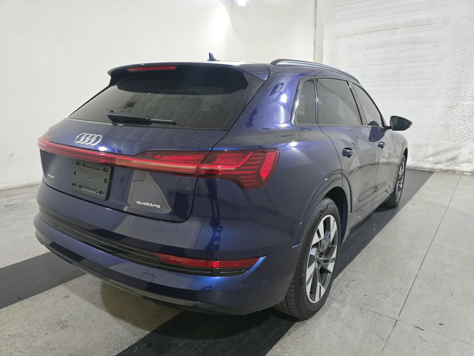 Audi E-Tron DISTRONIK* 360* LANE ASSIST* KEYLESS* ПОДГРЕВ* PAN - изображение 5