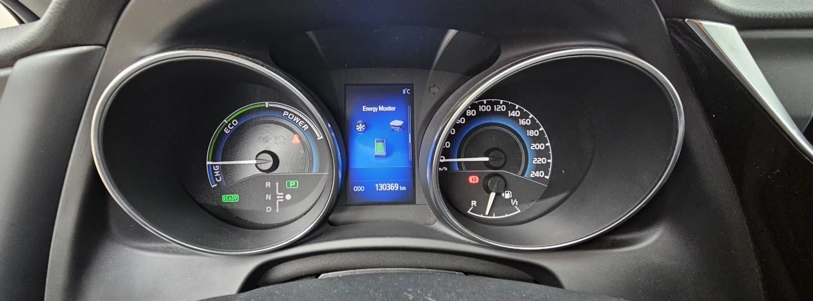 Toyota Auris 1.8 Hybrid(гаранционна)!, снимка 17 - Автомобили и джипове - 53915274