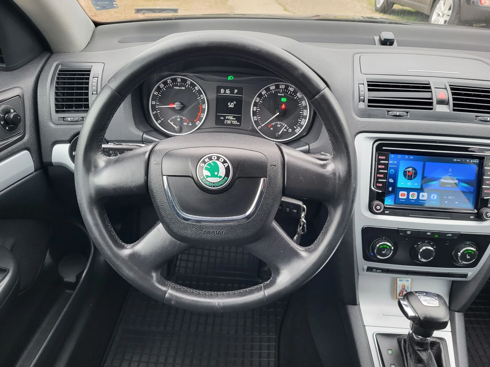 Skoda Octavia SCOUT-2.0 TDI / ОБСЛУЖЕНА, снимка 13 - Автомобили и джипове - 53944809