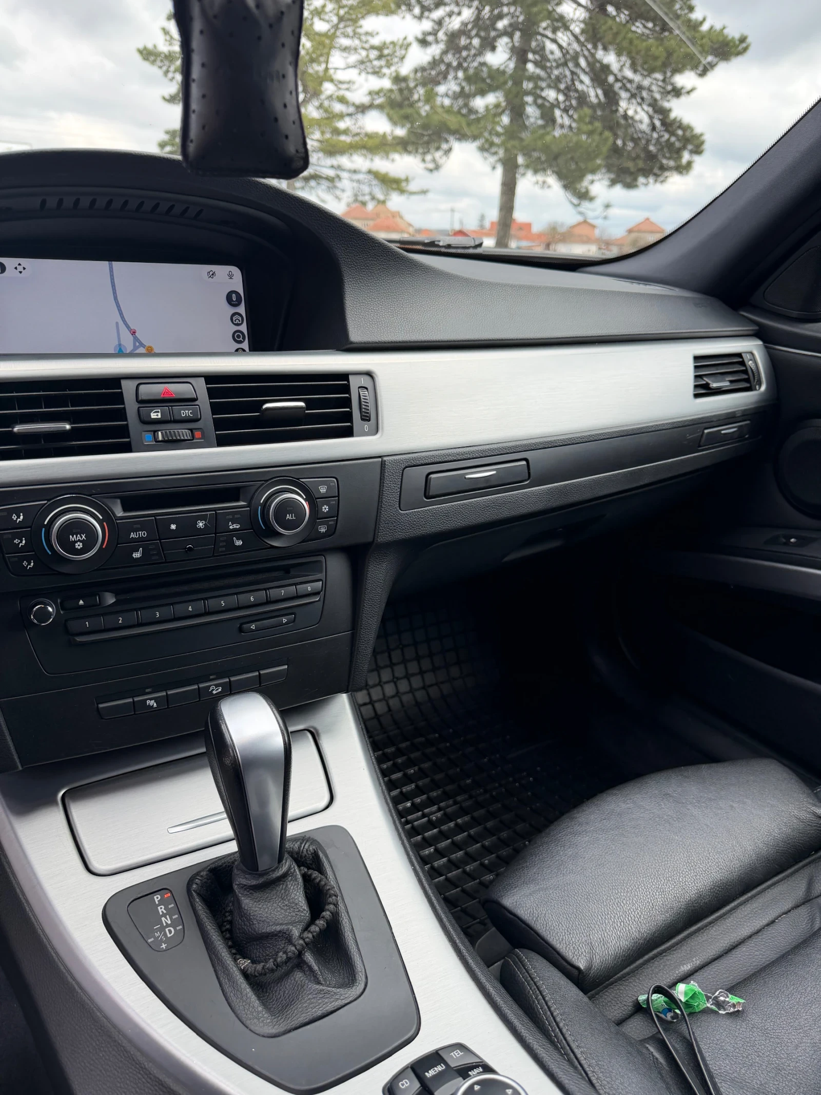 BMW 330, снимка 11 - Автомобили и джипове - 54081091