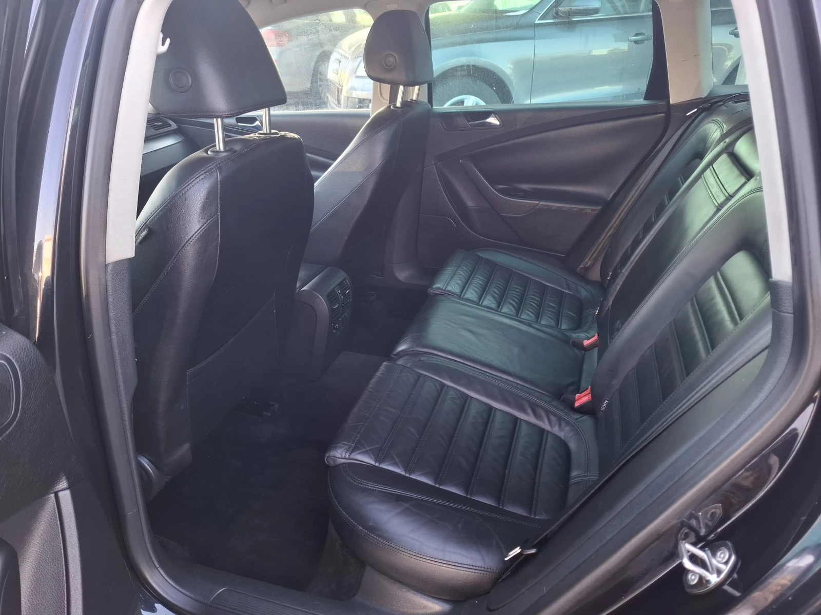 VW Passat 2.0tdi Navi Кожа Камера Подгрев, снимка 8 - Автомобили и джипове - 54791825