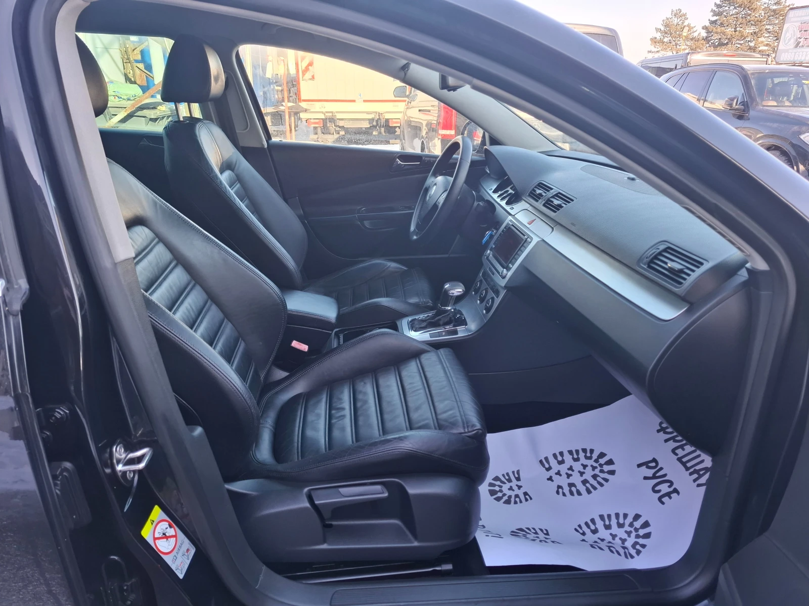 VW Passat 2.0tdi Navi Кожа Камера Подгрев, снимка 11 - Автомобили и джипове - 54791825