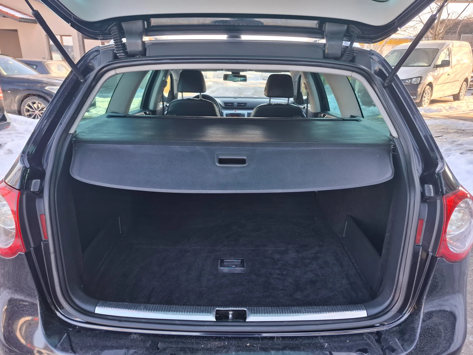 VW Passat 2.0tdi Navi Кожа Камера Подгрев, снимка 12 - Автомобили и джипове - 54791825