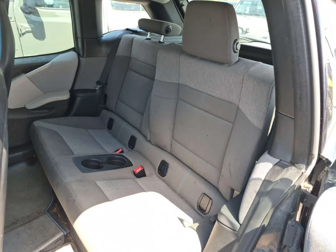 BMW i3 | CARFAX | БЕЗ ПЪРВОНАЧАЛНА ВНОСКА, снимка 15 - Автомобили и джипове - 55094333