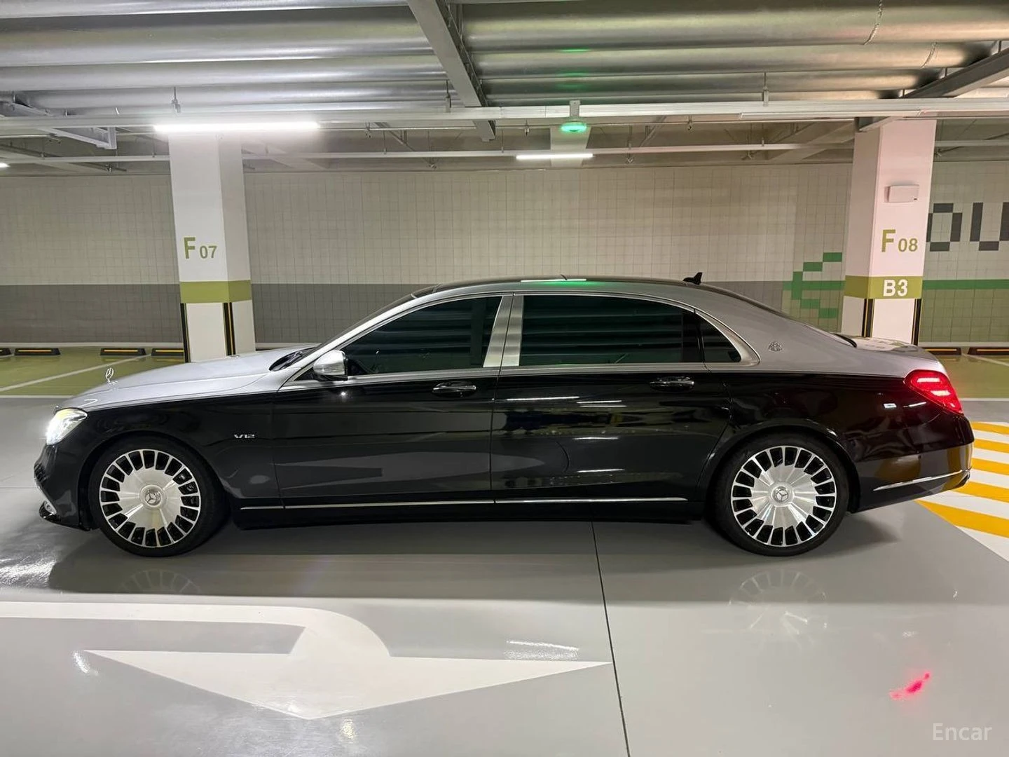 Mercedes-Benz Maybach S650 V12* BLACK TWO TONE* FULL OPTION* , снимка 4 - Автомобили и джипове - 55579433
