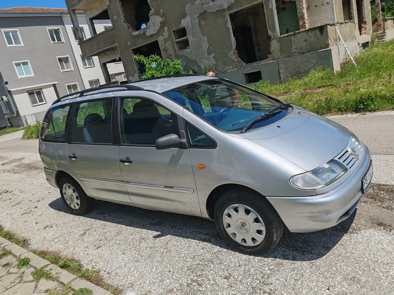 VW Sharan 1.9 110, снимка 2 - Автомобили и джипове - 55596289