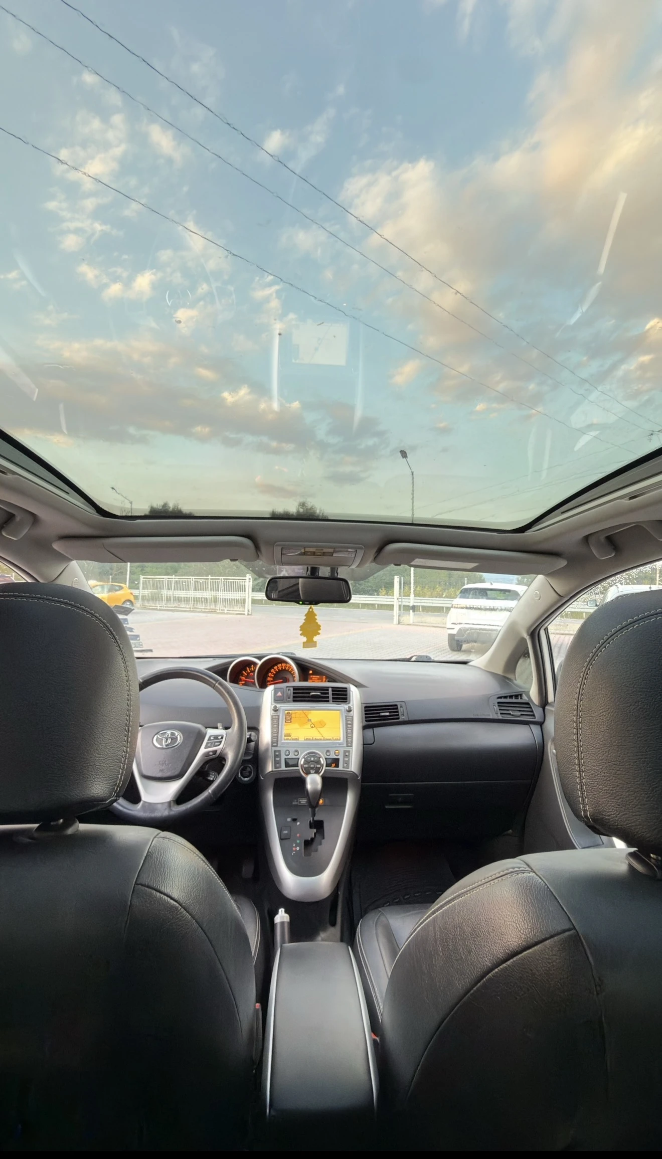Toyota Verso D CAT 2.2, снимка 9 - Автомобили и джипове - 55978963