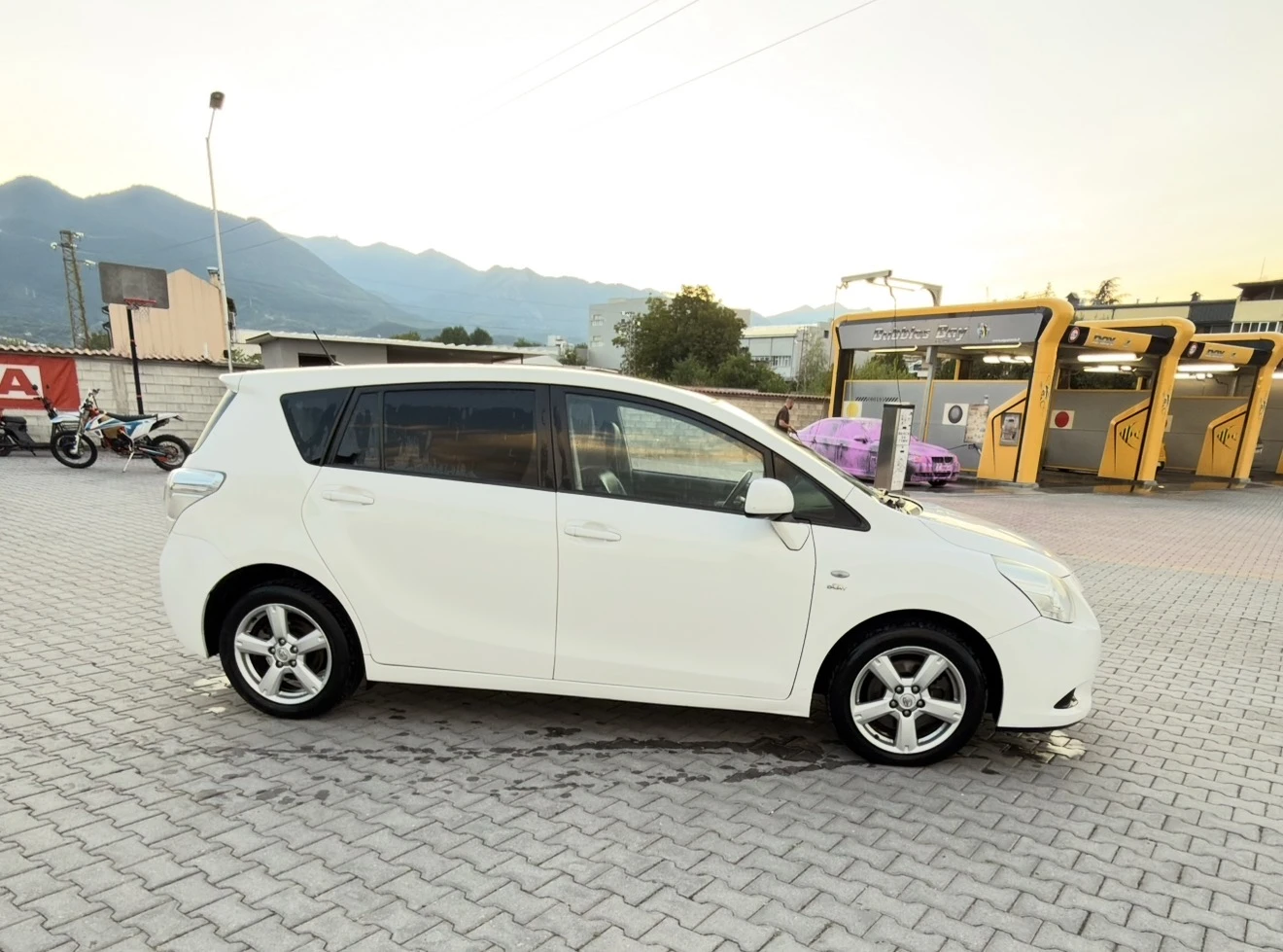 Toyota Verso D CAT 2.2, снимка 2 - Автомобили и джипове - 55978963