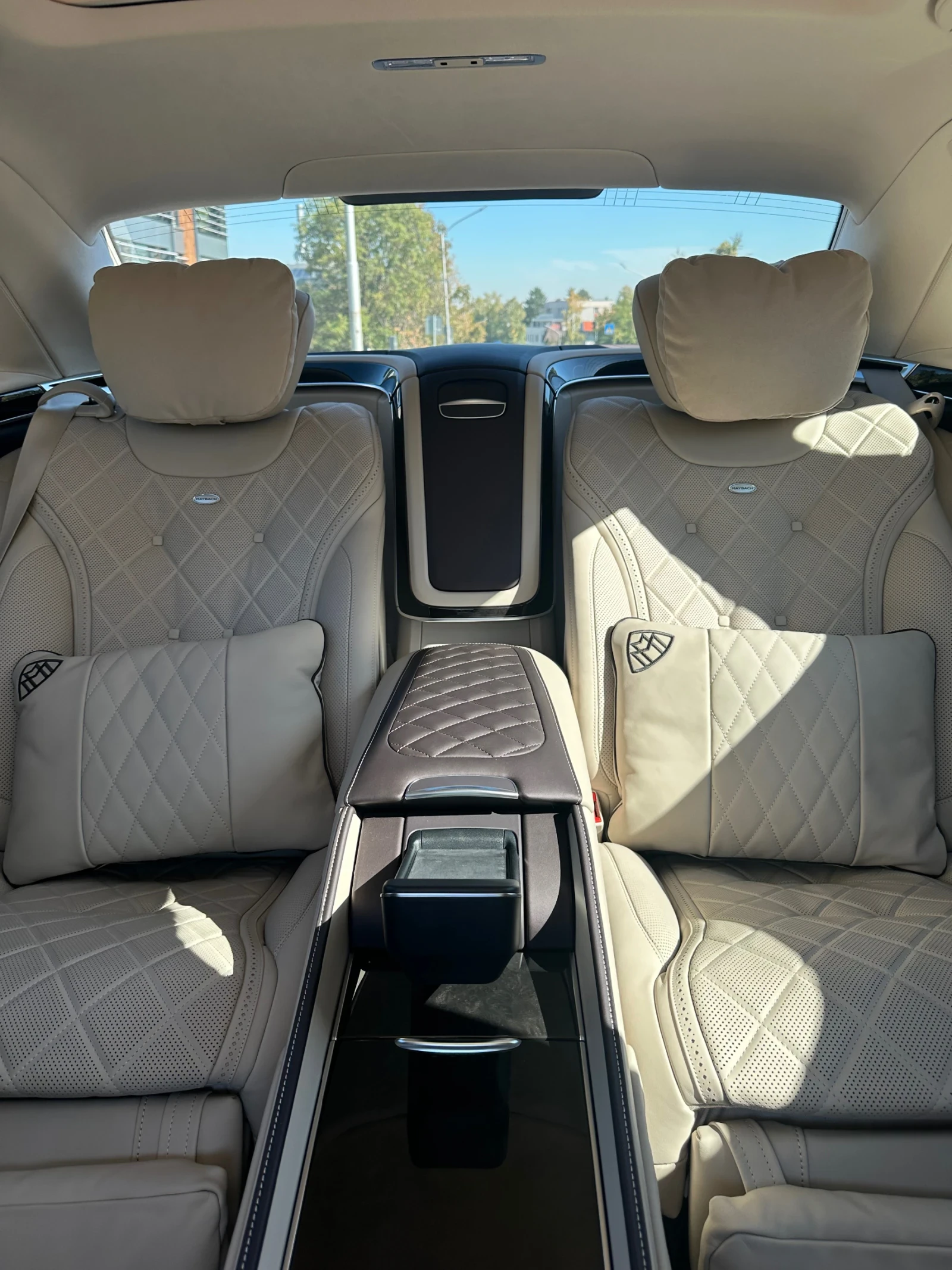 Maybach S 560  29000km | Mobile.bg � ����������� 13
