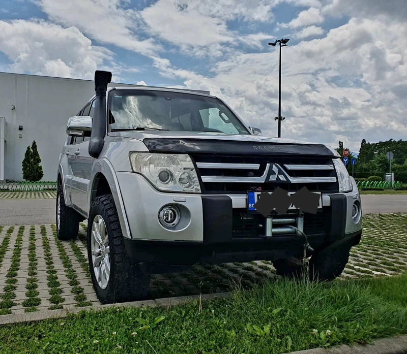 Mitsubishi Pajero, снимка 1 - Автомобили и джипове - 49538112