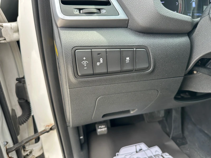 Hyundai Tucson 1.6T* AWD* Blind spot* Подгрев, снимка 15 - Автомобили и джипове - 52325201