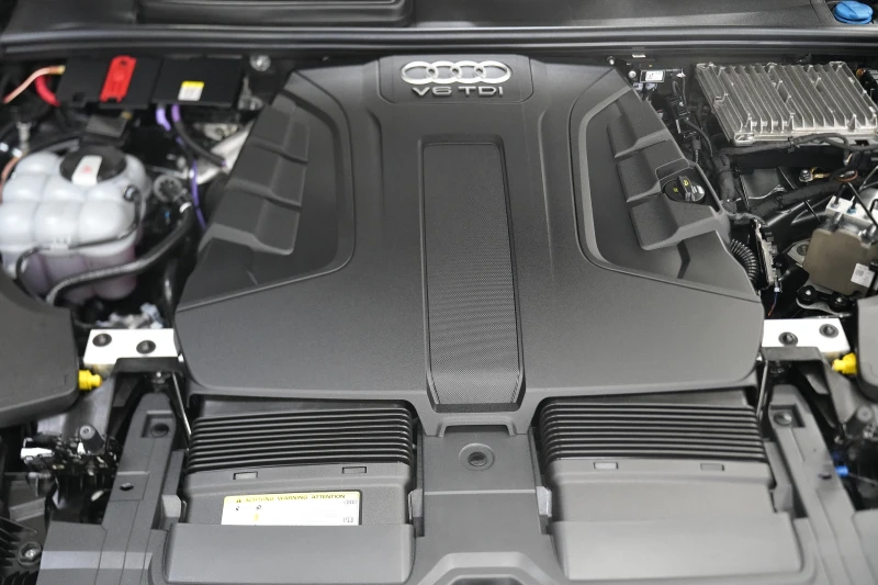 Audi Q8 50TDI Quattro S Line Bang&Olufsen, снимка 15 - Автомобили и джипове - 51514366