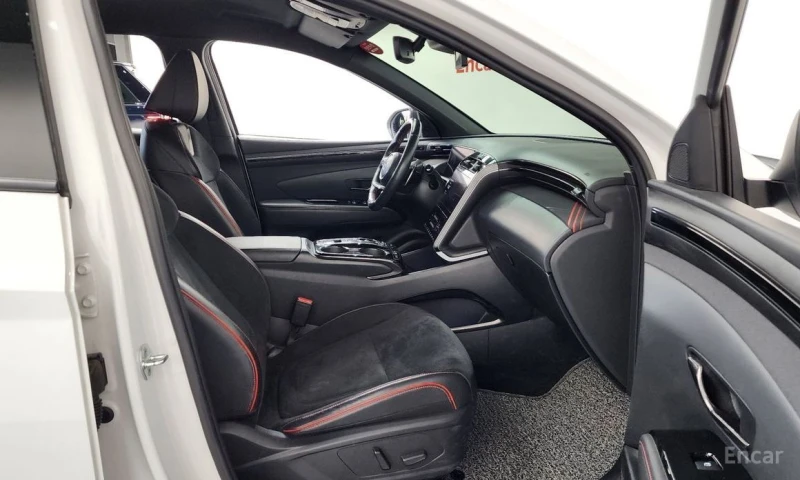 Hyundai Tucson, снимка 11 - Автомобили и джипове - 52723060