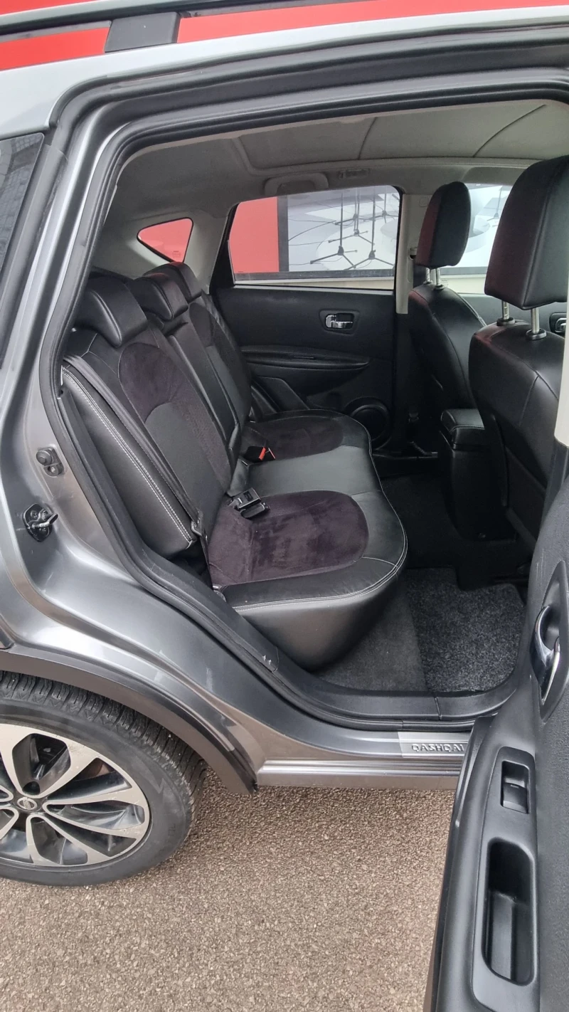 Nissan Qashqai 1.6i Facelift , снимка 11 - Автомобили и джипове - 53215510