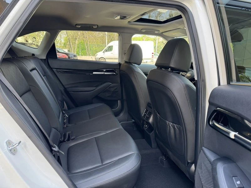 Kia Seltos AWD, снимка 15 - Автомобили и джипове - 54263337