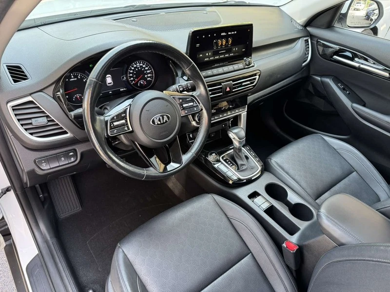 Kia Seltos AWD, снимка 8 - Автомобили и джипове - 54263337