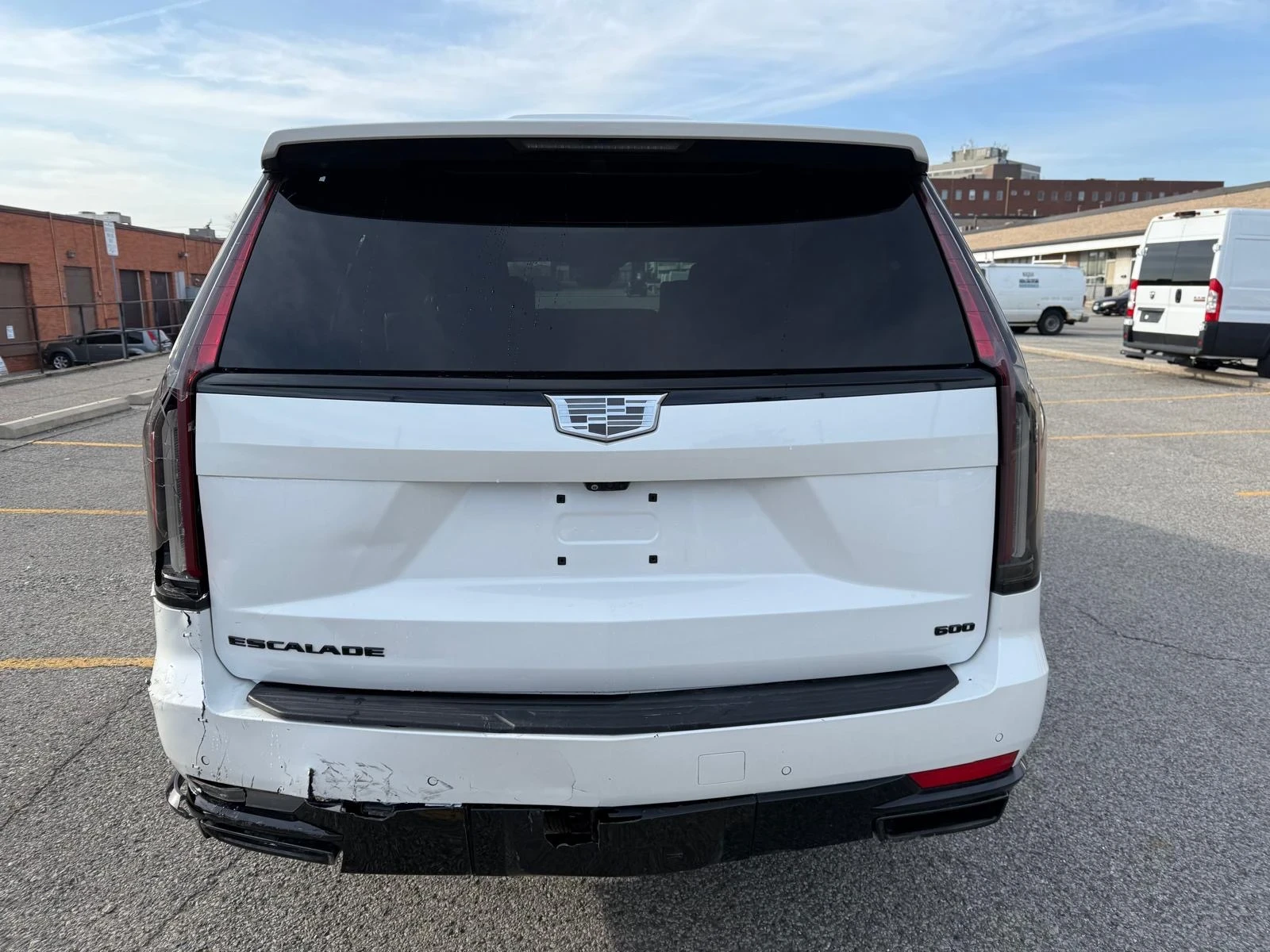 Cadillac Escalade  - изображение 2