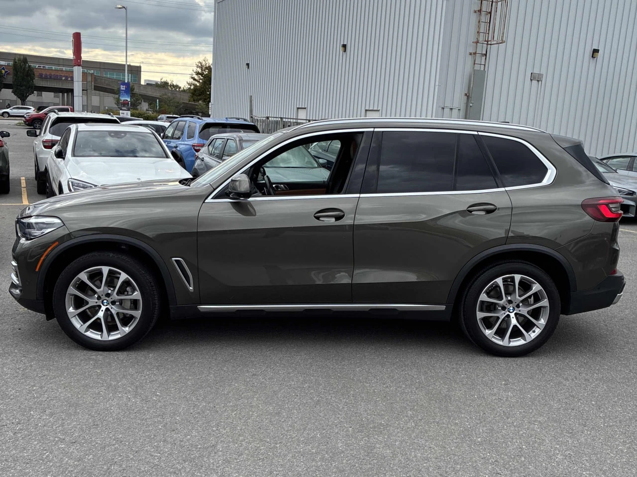 BMW X5 * АВТО КРЕДИТ* ЦЕНА ДО БГ * CARFAX *  - изображение 4