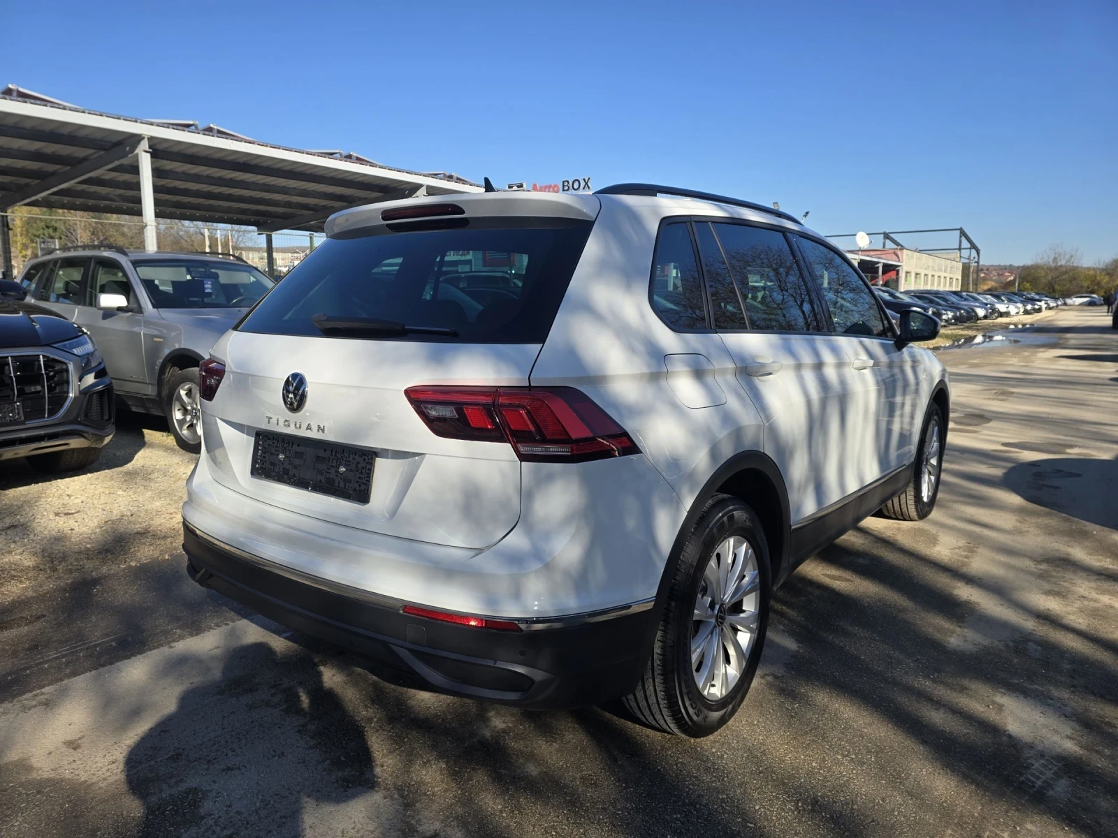 VW Tiguan 2.0TDI 150к.с Life DSG - изображение 4